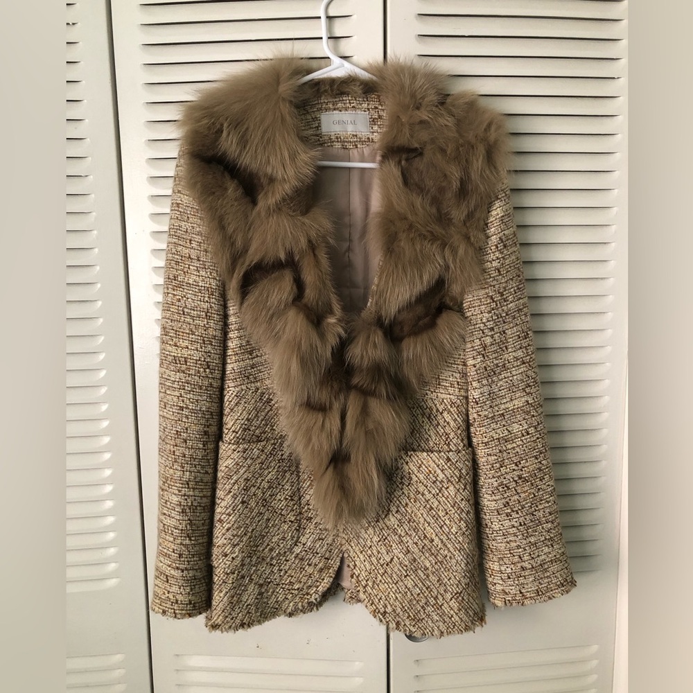 Genuine Fur Trim elegant French vintage tweed jacket